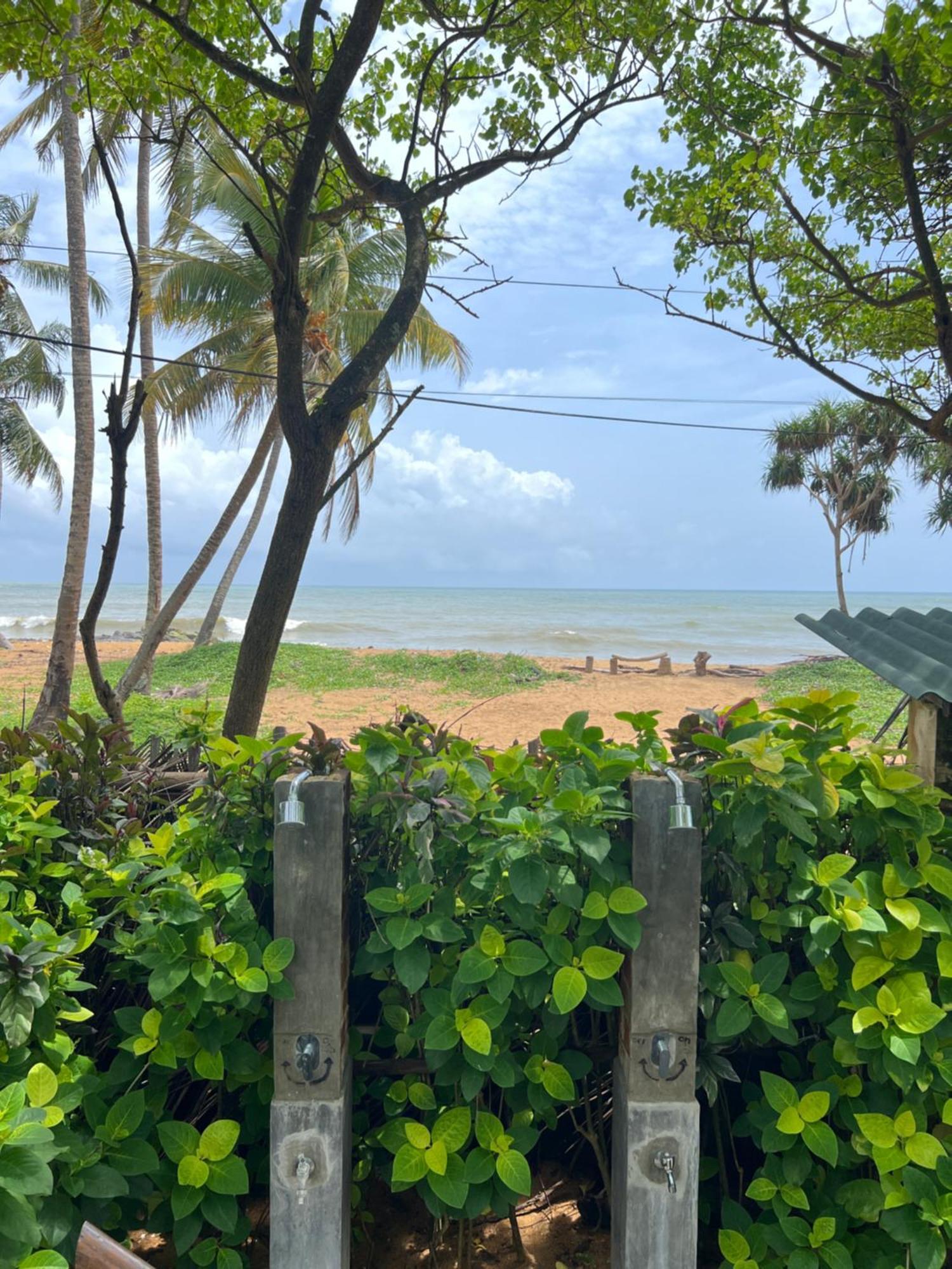 Lohas Beach Resort Villa Kalutara Bagian luar foto